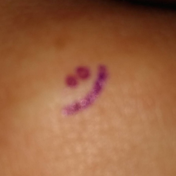 Meet your Posher, Danielle - Picture 1 of 1